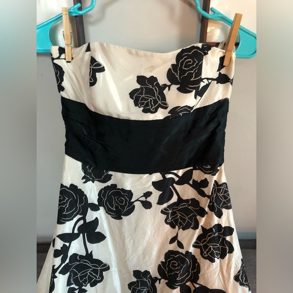 White House black market silk dress - Picture 4 of 5